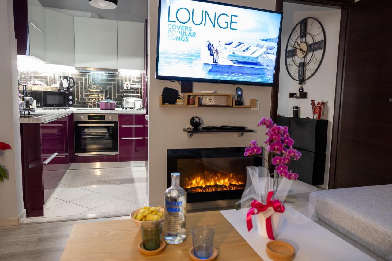"Elegance" Central Luxury Apartment Пирея Екстериор снимка