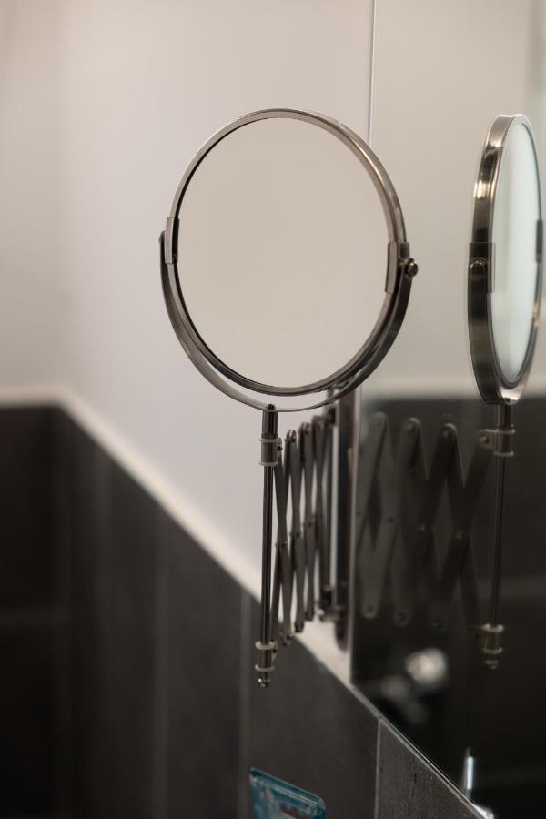 "Elegance" Central Luxury Apartment Пирея Екстериор снимка