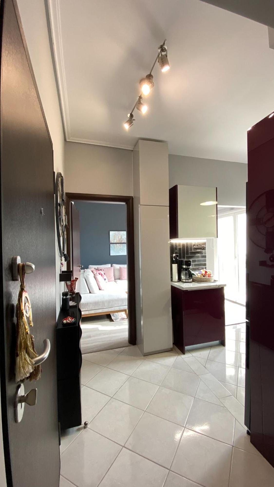 "Elegance" Central Luxury Apartment Пирея Екстериор снимка